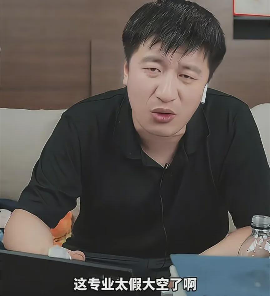 “顶流”张雪峰含泪鞠躬，或将告别直播！是骗流量圈钱，还是动了谁的蛋糕？（组图） - 12