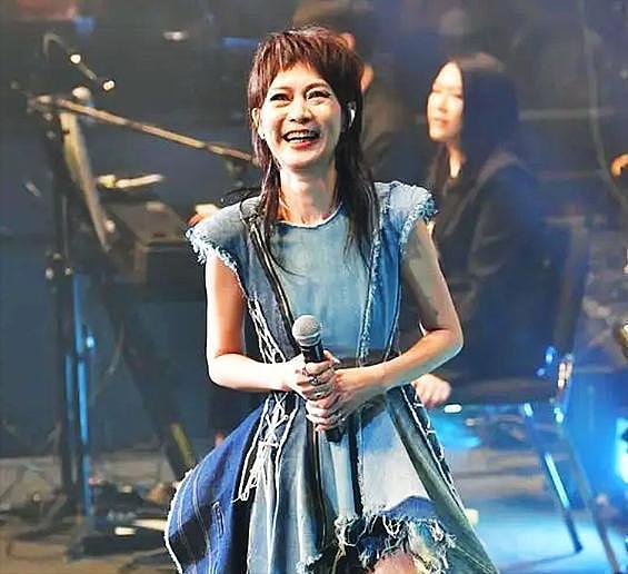 三位港独艺人妄图内地捞金，遭遇滑铁卢！演唱会取消，全面遭抵制（组图） - 15