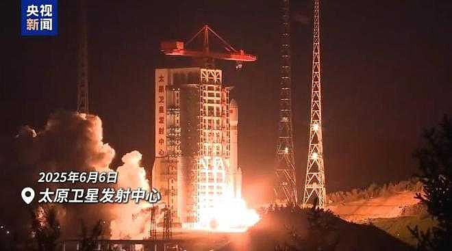 西安城墙出现UFO？万人目击神秘巨大光晕，官方回应了（组图） - 2