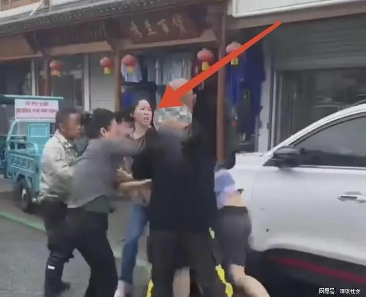 闹大了！游客含泪被群殴后续，整个泾县都受牵连，店老板悔不当初（组图） - 12