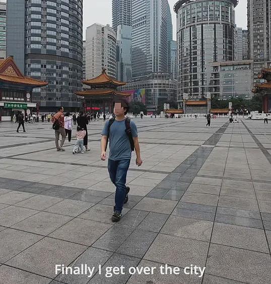 惊！中国人通勤日常火爆外网，百万外国网友吓傻了：这么刺激的吗（组图） - 9