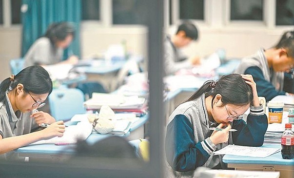 这是DeepSeek写的北京高考作文，能打几分（图） - 1