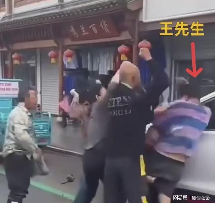 闹大了！游客含泪被群殴后续，整个泾县都受牵连，店老板悔不当初（组图） - 3