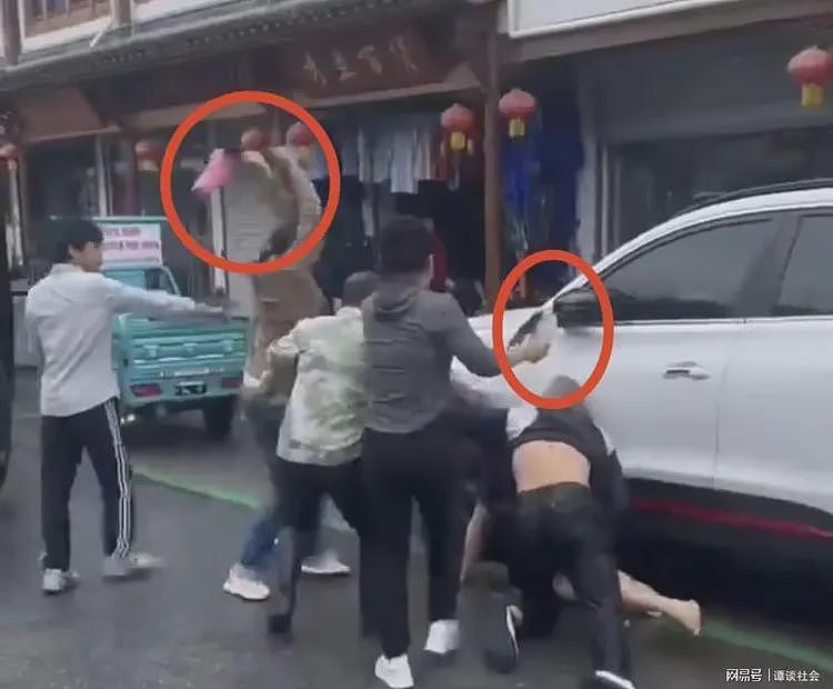 闹大了！游客含泪被群殴后续，整个泾县都受牵连，店老板悔不当初（组图） - 2