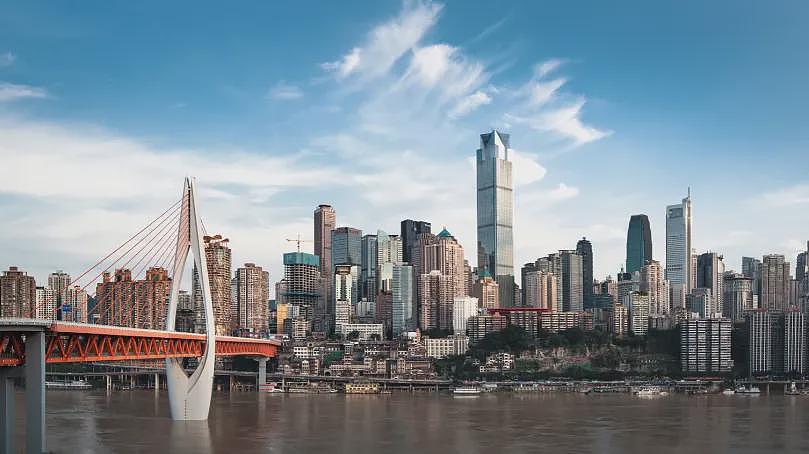 惊！中国人通勤日常火爆外网，百万外国网友吓傻了：这么刺激的吗（组图） - 16
