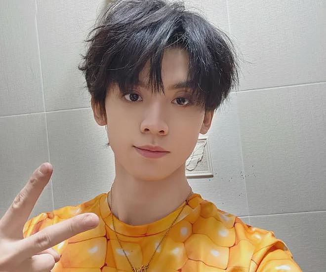 时代峰峻又惹争议！第三代男团疑全员放弃高考，粉丝喊话公司回应（组图） - 7