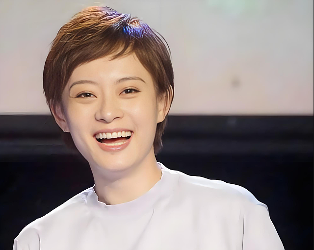 孙俪水晶婚发文：愿在上海呆到老，疑似间接回应移民英国传闻，此前多次现身英国（组图） - 2