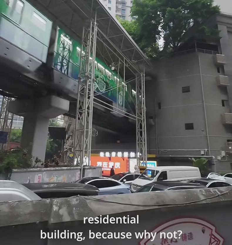 惊！中国人通勤日常火爆外网，百万外国网友吓傻了：这么刺激的吗（组图） - 8