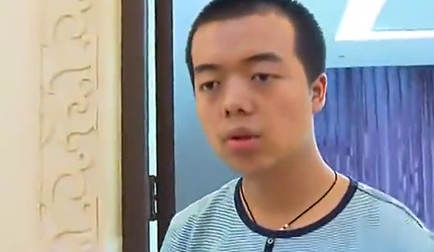 “不让整容我就去死!”,19岁少年嫌长得丑,竟持刀威胁母亲要整容,结局令人沉默(组图) - 15