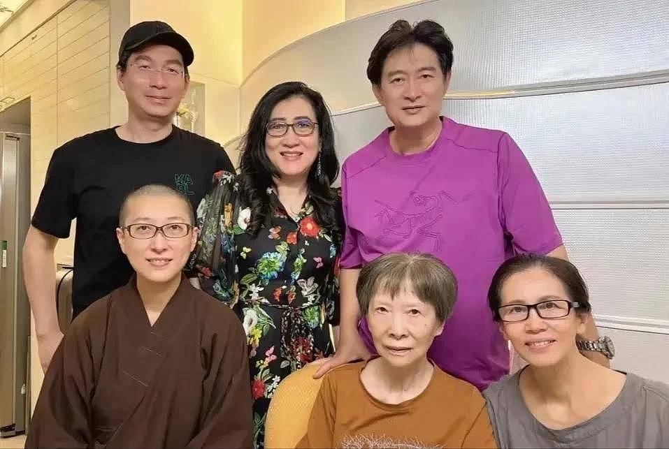 黄安“证实出家”皈依佛门,梦见自己丧礼(组图) - 11