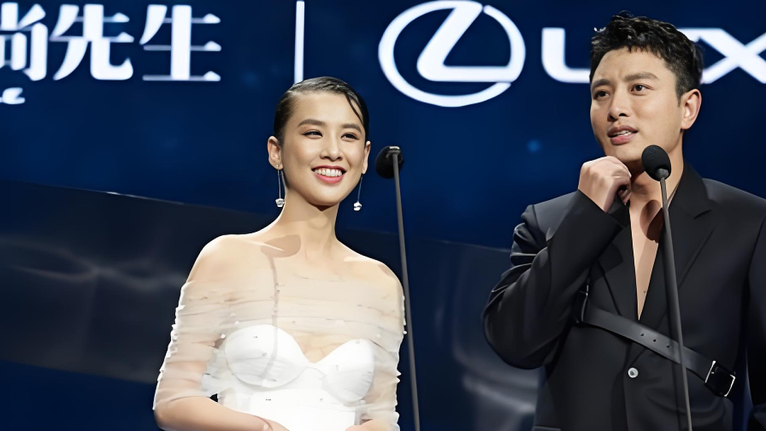 黄圣依初恋是贾乃亮,大学青涩照片流出,仍然向往下一段婚姻(组图) - 3