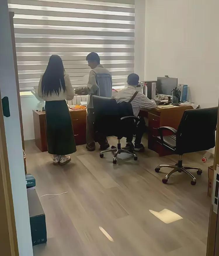 北大韦东奕换新办公室！首次透露没去清华原因，从未想过出国深造（组图） - 3
