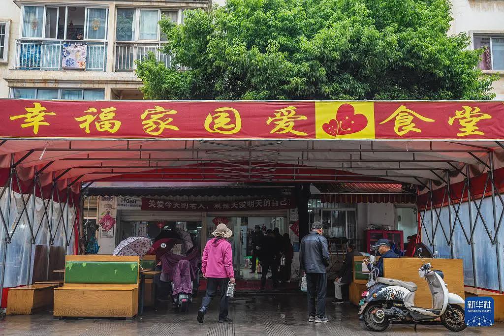 为实现女儿遗愿，她创办这间食堂照顾数百孤寡老人（组图） - 2