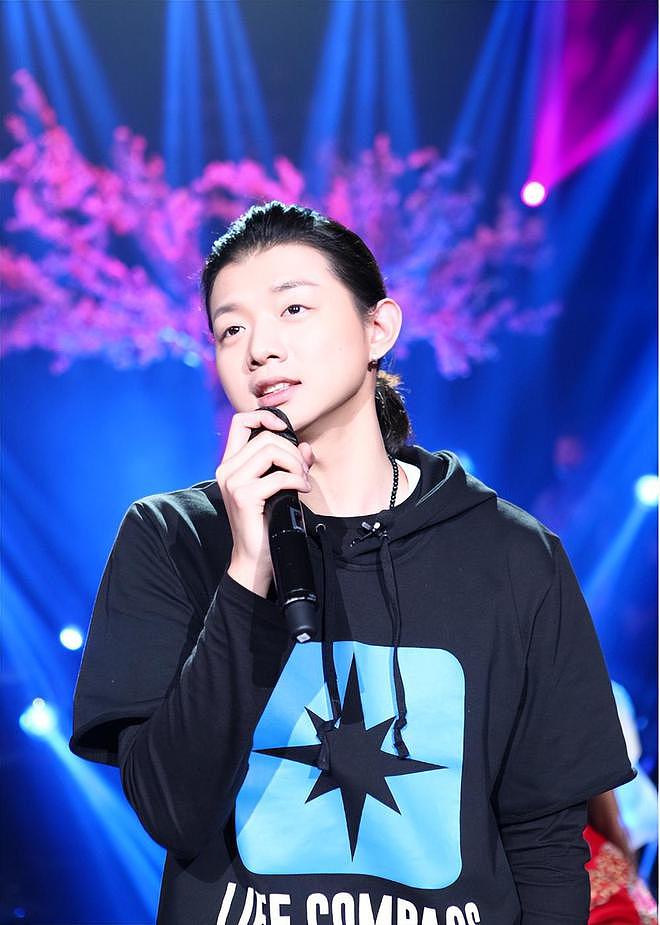退圈四年后，霍尊事业东山再起，而被送进监狱的陈露下场唏嘘（组图） - 7