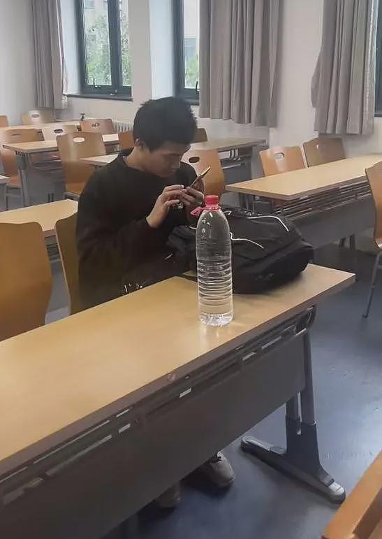 北大韦东奕换新办公室！首次透露没去清华原因，从未想过出国深造（组图） - 4
