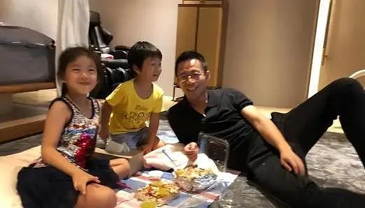 马筱梅把玥儿当公主宠：带她和小动物玩，像妈妈一样陪伴她（组图） - 1