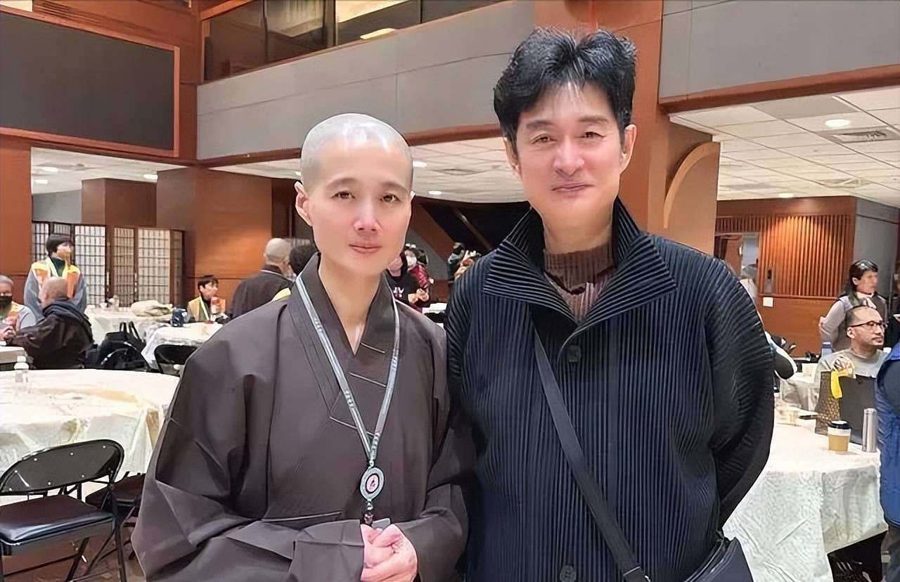 黄安“证实出家”皈依佛门,梦见自己丧礼(组图) - 12