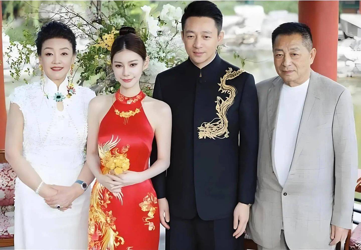 张兰：父母离异后各自再婚，她撮合父母重逢...（组图） - 23