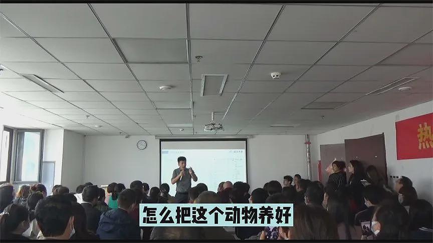 张雪峰“高调含泪退网”，到底得罪谁了？（组图） - 19