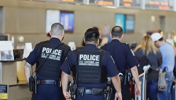新西兰人爆入境美国恐怖经历,关小黑屋、戴手铐、脱衣搜身!NZ官方:赴美请加强警惕(组图) - 5