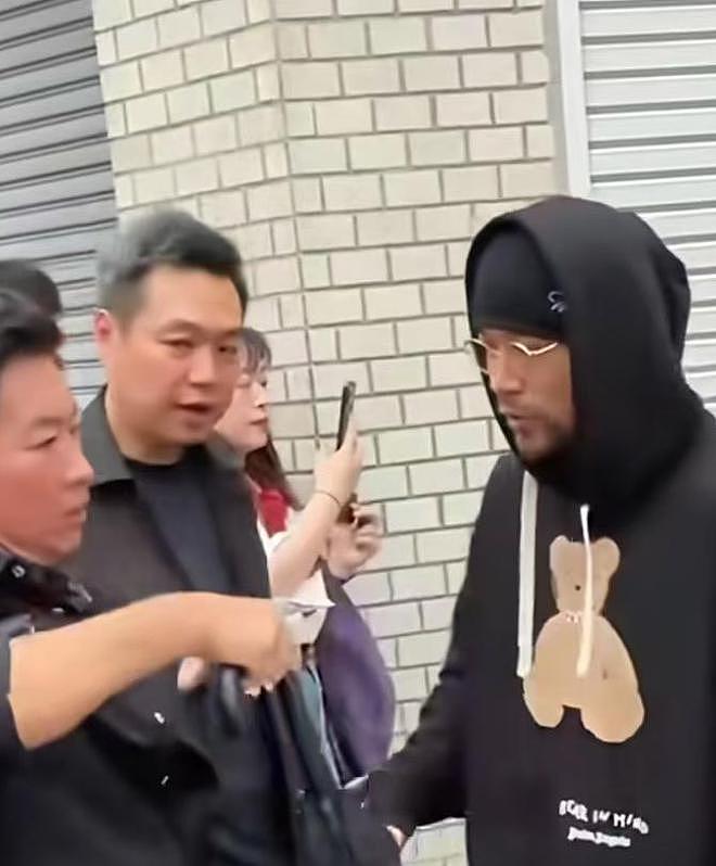 周杰伦眼袋变大颜值骤跌，疑病痛复发惹人担忧，昆凌艳压日韩女星（组图） - 5