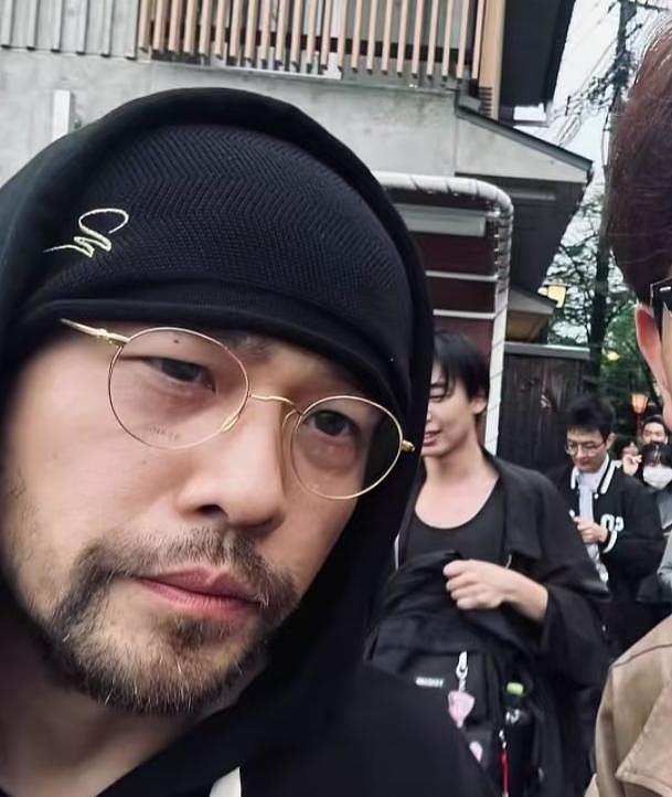 周杰伦眼袋变大颜值骤跌，疑病痛复发惹人担忧，昆凌艳压日韩女星（组图） - 3