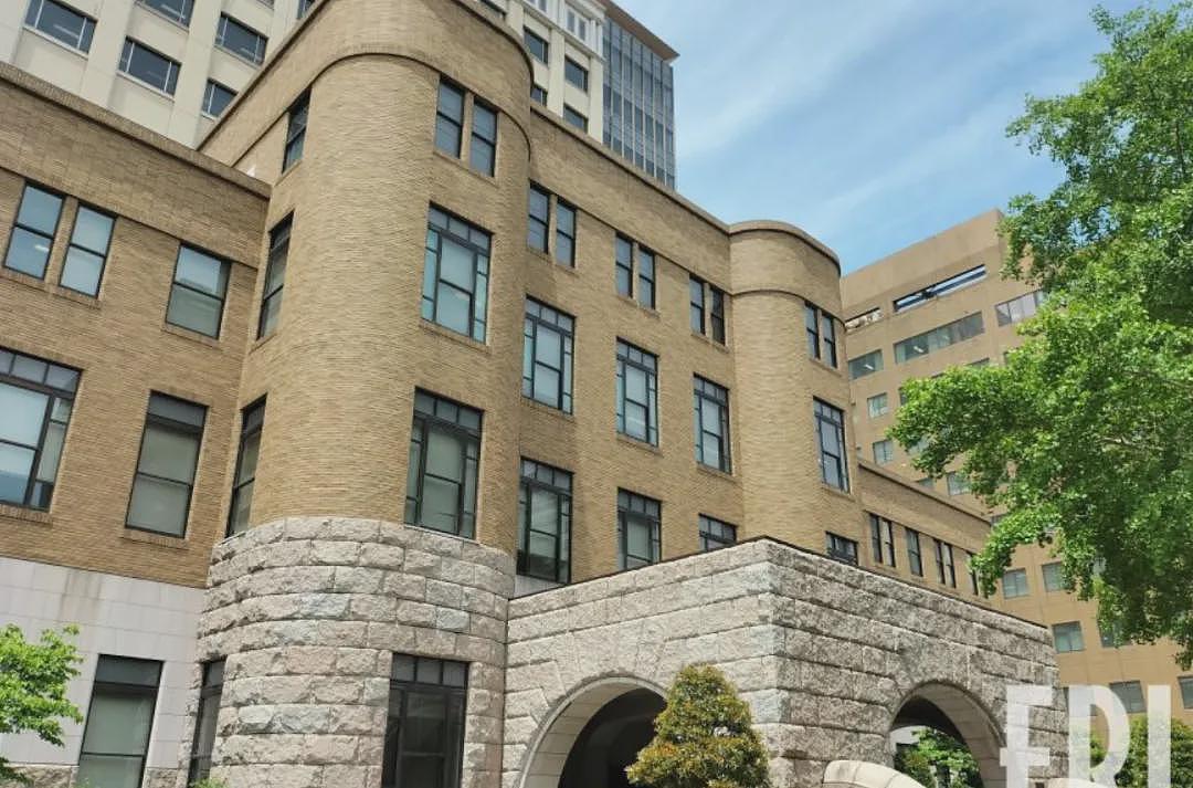 日本8岁女童在给爸爸买礼物的路上遭34岁男子性侵！罪犯在法庭上笑称：只是恶作剧…（组图） - 6