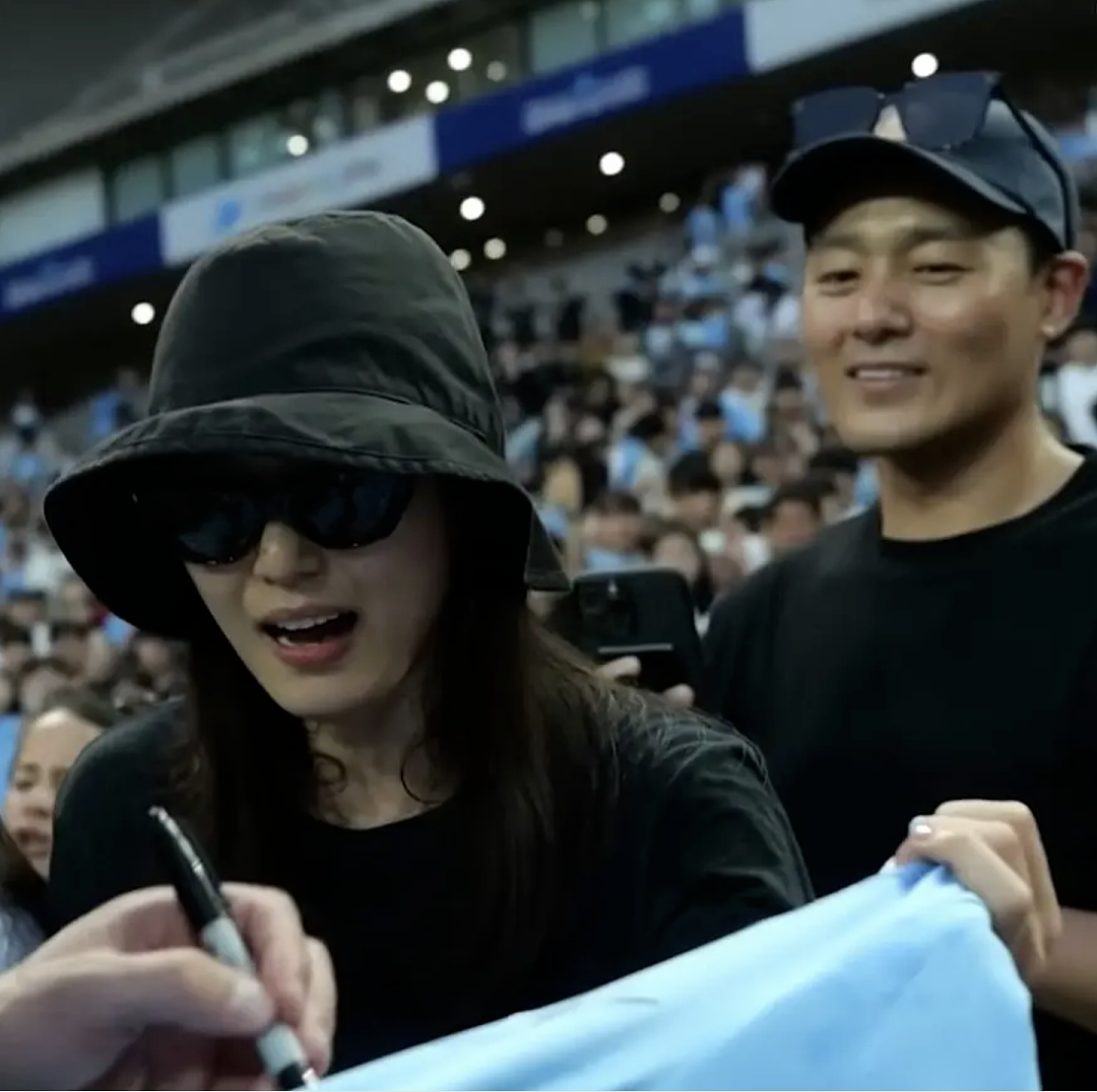 大瓜!韩国民女神全智贤老公疑塌房,投资失败狂亏150亿!女方积极复出营业挣钱补漏?(组图) - 24