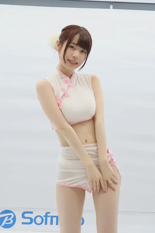 【美女】童颜巨乳12岁发育,身材被同学嘲笑,却没想到日后成了她的利器...(组图) - 19