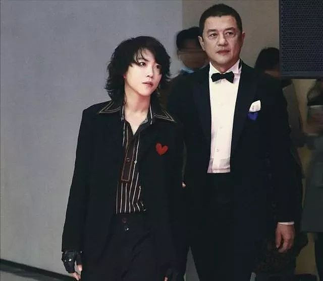 李亚鹏做梦也没想到,窦靖童开始帮他渡过难关了(组图) - 19