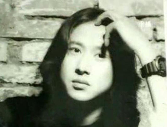 【情感】37岁因《士兵突击》爆红,40岁带娃再娶娇妻,如今身份曝光竟是熟悉的她...(组图) - 7