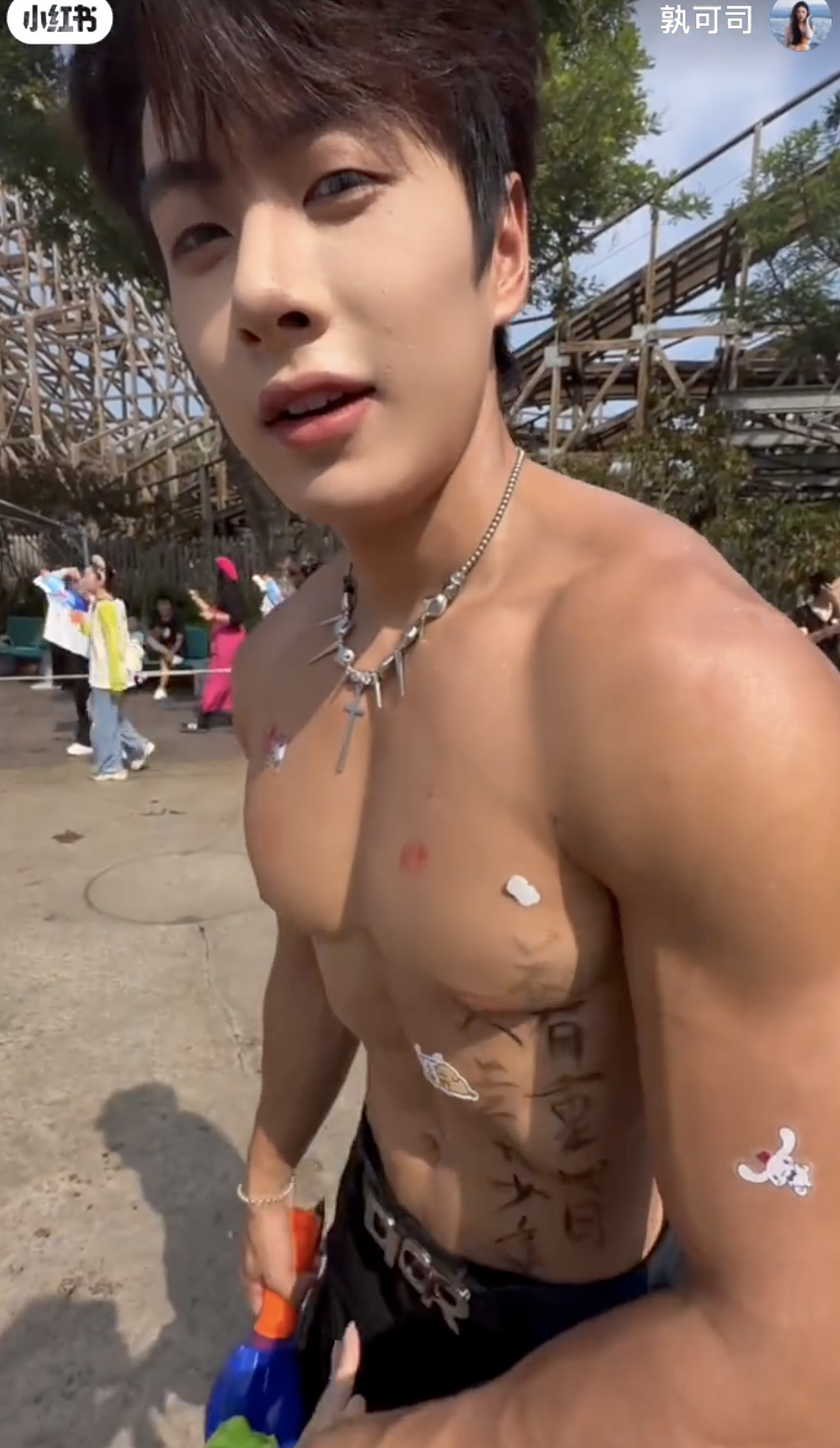看一场男性擦边秀，才懂什么是富婆的快乐（组图） - 8
