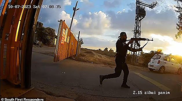 援助作秀?瑞典环保少女被以军海上拦截,遭强制播放哈马斯恐袭录像(组图) - 6
