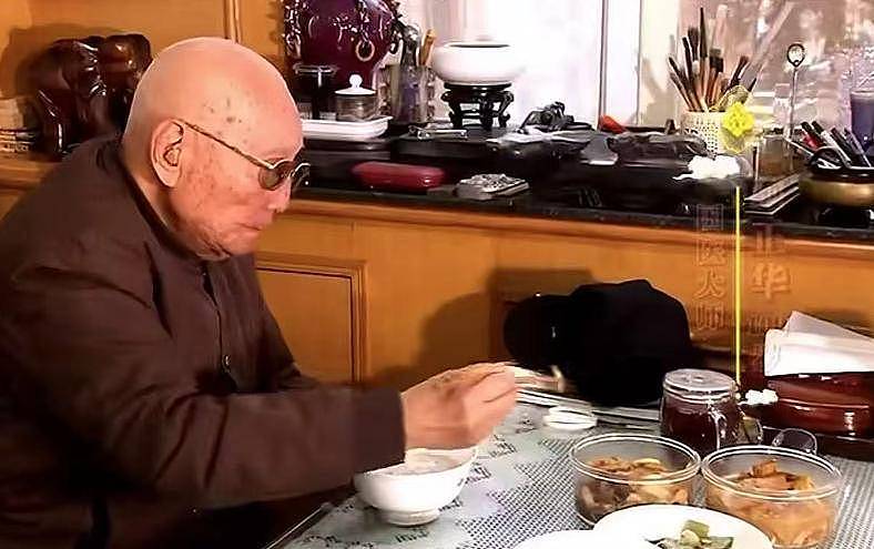 首届国医大师颜正华去世，享年106岁，曝其长寿秘诀，每天都吃枣（组图） - 13