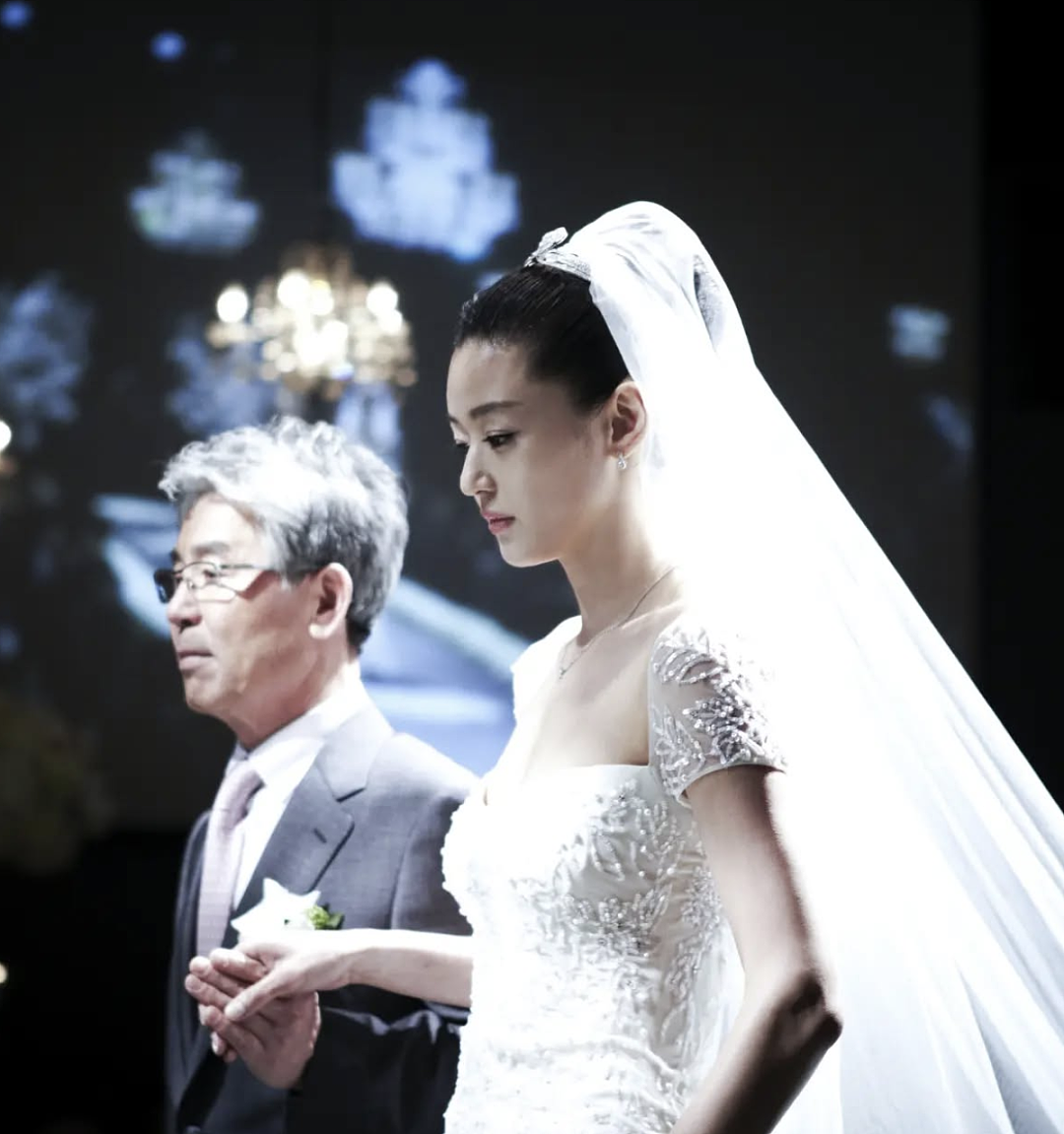 大瓜!韩国民女神全智贤老公疑塌房,投资失败狂亏150亿!女方积极复出营业挣钱补漏?(组图) - 23