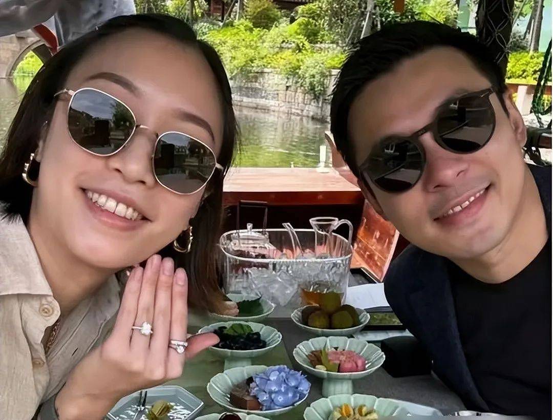 “富三代”霍启仁订婚宴疑曝光,泰国女友已冠夫姓(组图) - 2