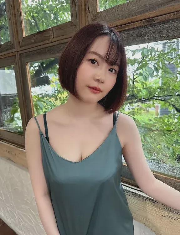 【美女】童颜巨乳12岁发育,身材被同学嘲笑,却没想到日后成了她的利器...(组图) - 15