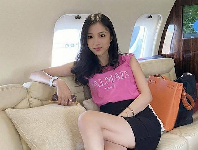 恭喜！香港名媛再婚嫁外籍俊男，卷亲热照风波（组图） - 6