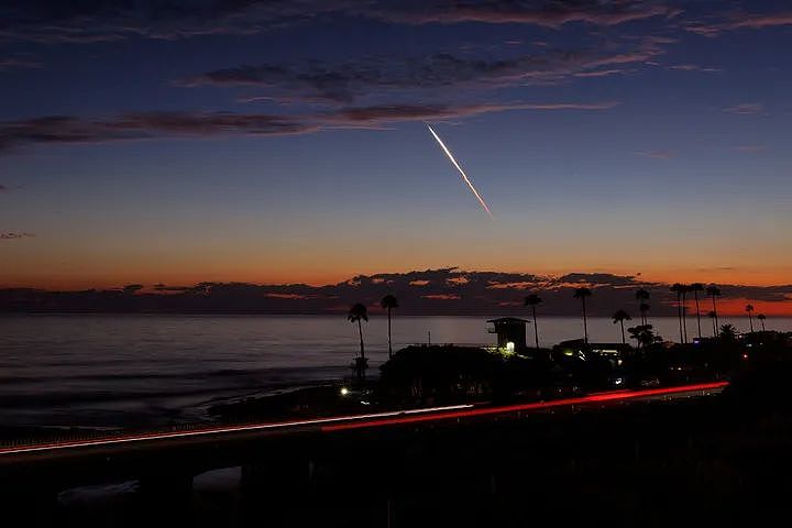 马斯克的“星链”卫星,突然大批坠落(图) - 1