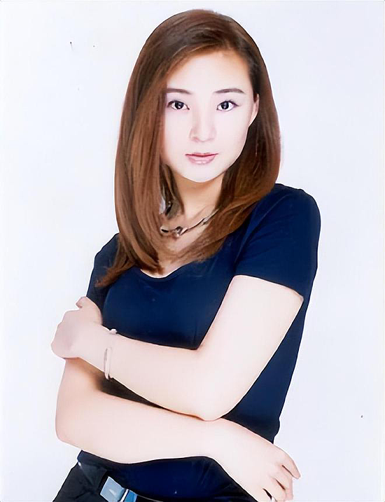 【情感】37岁因《士兵突击》爆红,40岁带娃再娶娇妻,如今身份曝光竟是熟悉的她...(组图) - 12