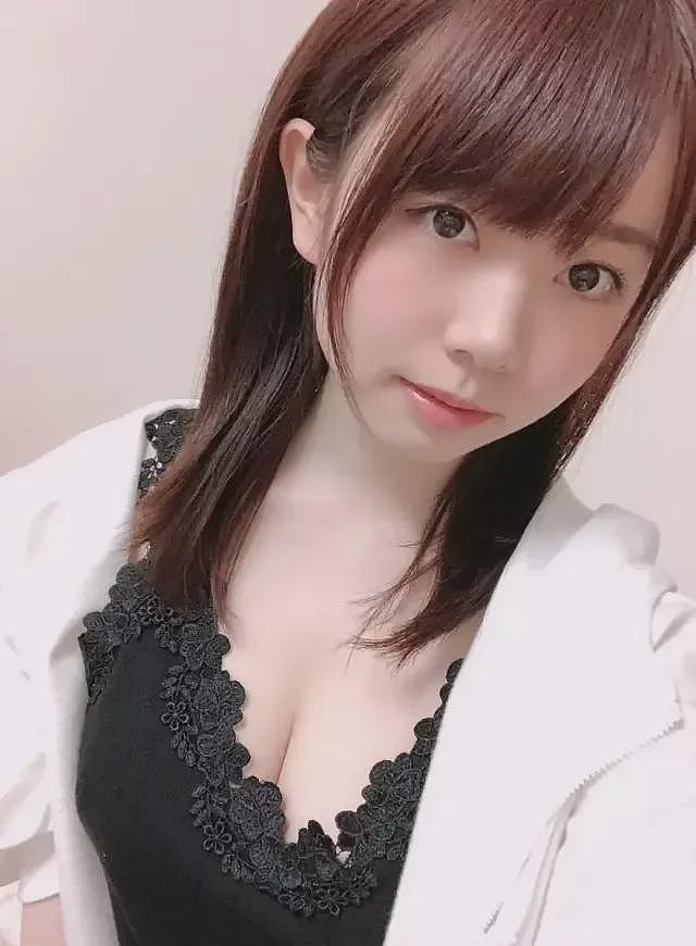 【美女】童颜巨乳12岁发育,身材被同学嘲笑,却没想到日后成了她的利器...(组图) - 11