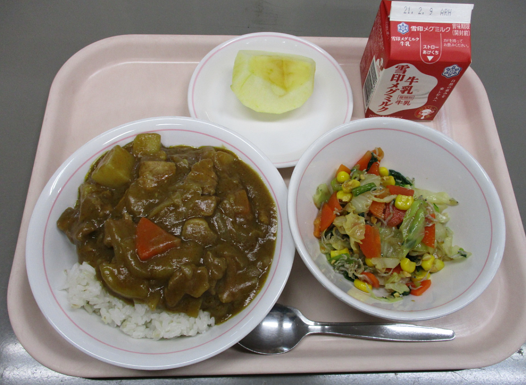 日本小学生营养午餐只有一块鸡块引家长暴怒!网友:比监狱里吃的都差(组图) - 15