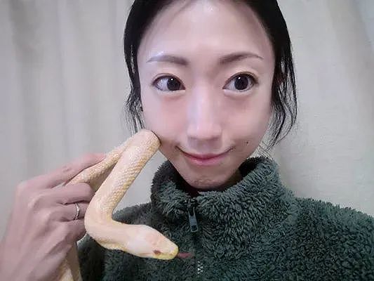 从 “情色女王” 到暴瘦脱相！消失 5 年的日本宅男女神再复出，自曝和老公是“周末夫妻”...（组图） - 28