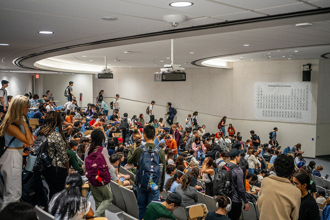对华签证风波下,中国留学生重新审视赴美留学(组图) - 1