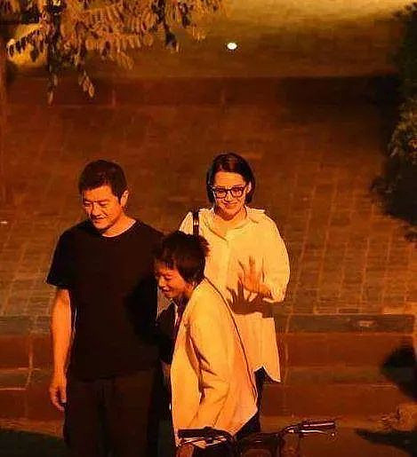 李亚鹏做梦也没想到,窦靖童开始帮他渡过难关了(组图) - 23