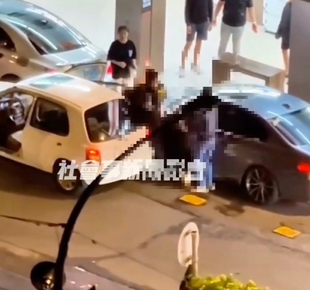 台湾“当街掳人”吓傻路人，21岁青年众目睽睽下遭3恶煞强拖上车（组图） - 4