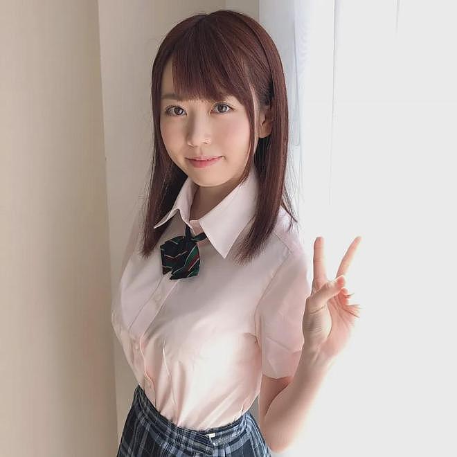 【美女】童颜巨乳12岁发育,身材被同学嘲笑,却没想到日后成了她的利器...(组图) - 1