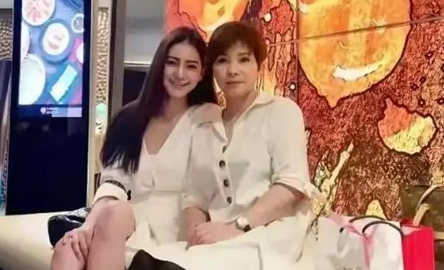 马筱梅妈妈给玥儿煲鸡汤,照料她生活起居,玥儿逐渐脱离大S家人(组图) - 8