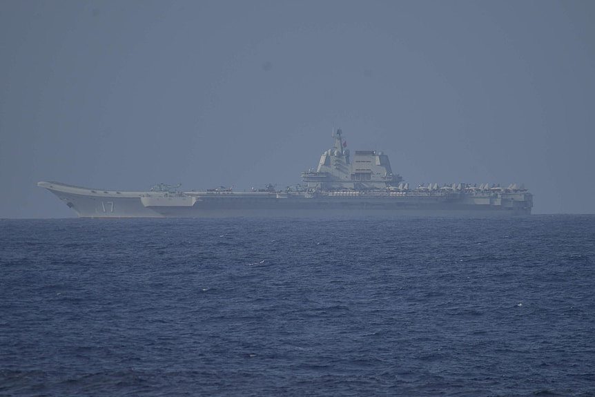 中国航母首度穿越“第二岛链”，日本高度警惕（图） - 1