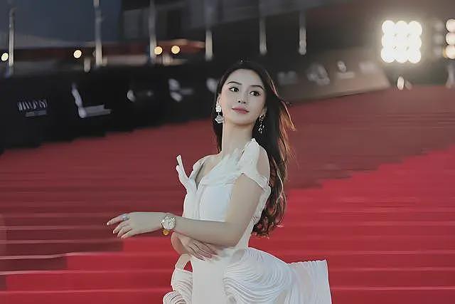 baby澳门看权志龙演唱会，还带了男模一起住酒店？酒店的回应来了（组图） - 11